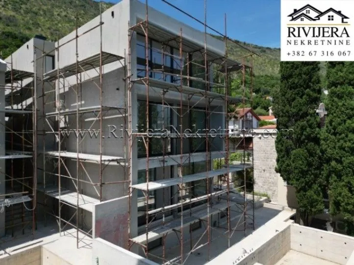 Prodaja, kuća, 430m², Njivice, Herceg Novi
