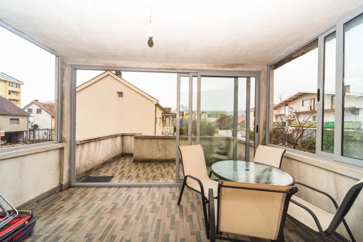 Prodaja, dvosoban stan, 150m², Stari Aerodrom, Podgorica