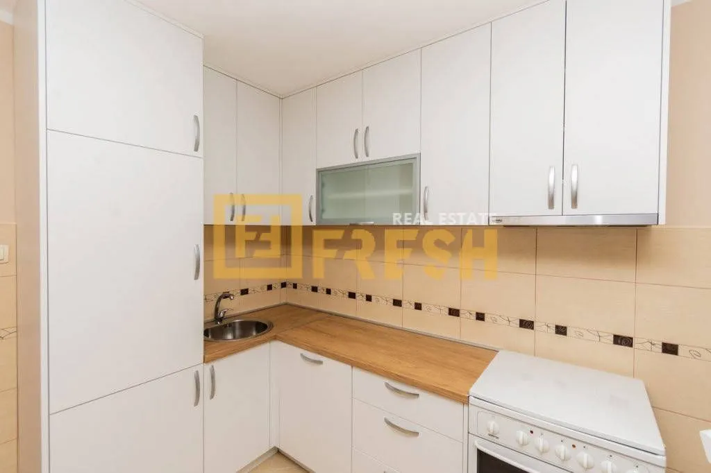 Rent, house, 180m², Kokoti, Podgorica