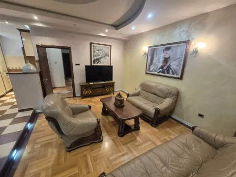 Izdavanje, dvosoban stan, 84m², Krivi Most, Podgorica - image 12