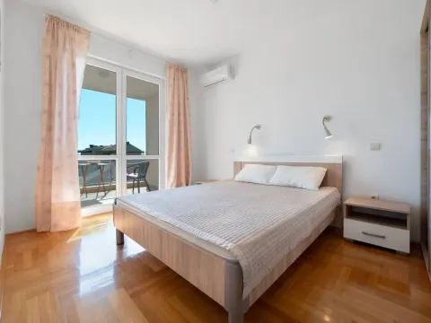 Sale, two bedroom apartment, 69m², Bečići, Budva - image 3