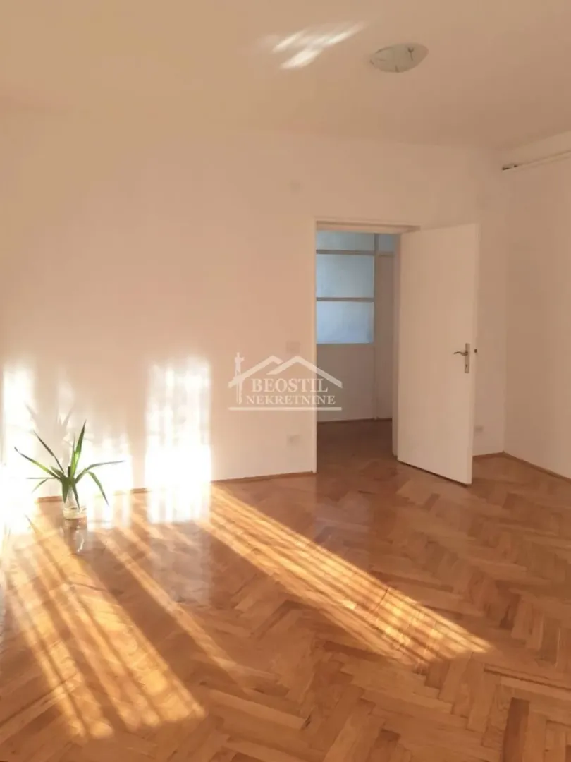 Rent, three bedroom apartment, 78m², Stari Grad, Beograd