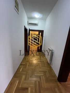 Rent, four bedroom apartment, 150m², Stari Aerodrom, Podgorica - image 7