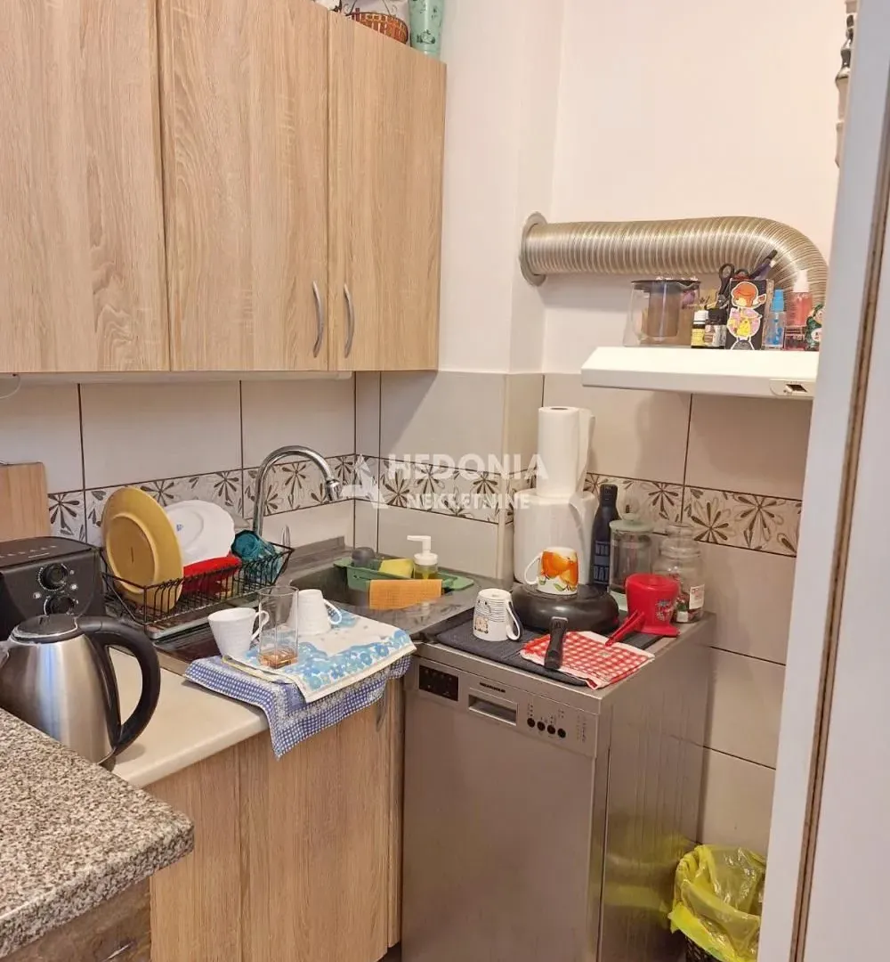 Prodaja, jednosoban stan, 33m², Brace Jerković, Voždovac Sve Podlokacije