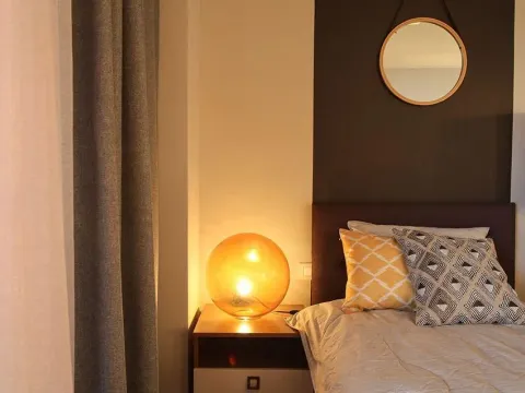 Izdavanje, trosoban stan, 198m², Budva, Crna Gora - image 27