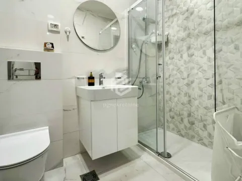 Izdavanje, jednosoban stan, 43m², Central Point, Podgorica - image 8