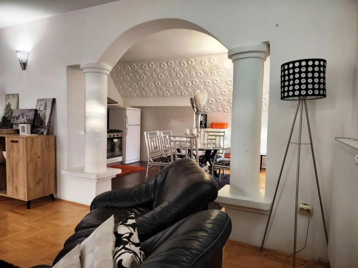 Izdavanje, trosoban stan, 90m², Centar, Niš