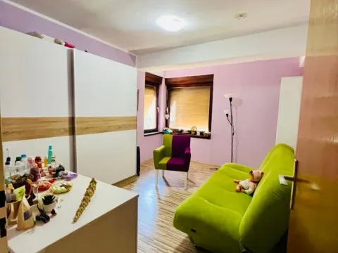 Prodaja, dvosoban stan, 72m², Centar, Bar - image 3