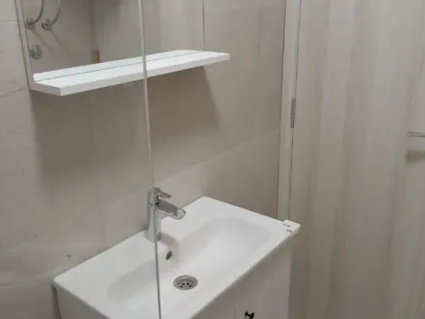 Izdavanje, dvosoban stan, 57m², Centar, Podgorica - image 4