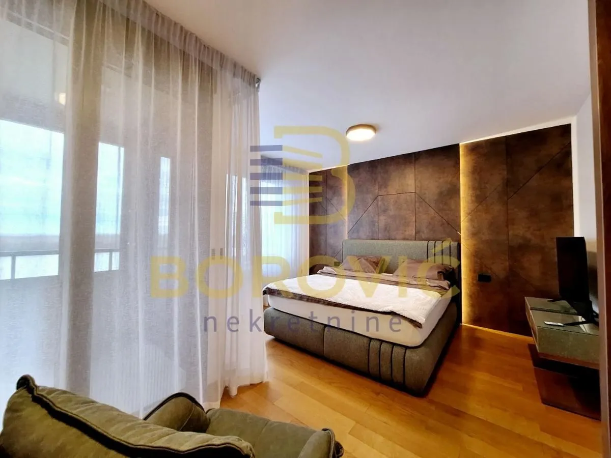 Prodaja, četvorosoban stan, 157m², Zemun Sve Podlokacije, Beograd