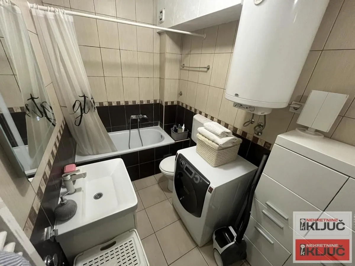 Prodaja, dvosoban stan, 44m², Grbavica, Novi Sad Sve Podlokacije