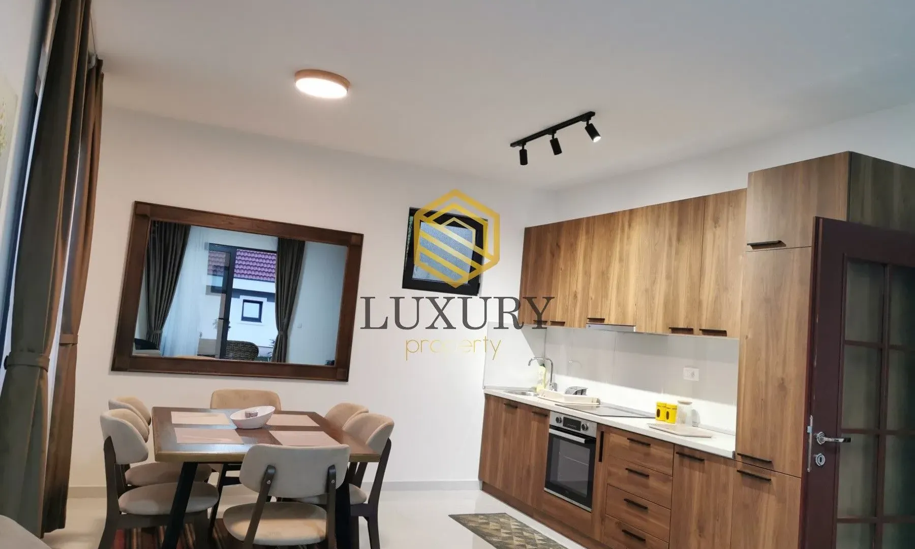 Rent, house, 200m², Krimovica, Kotor