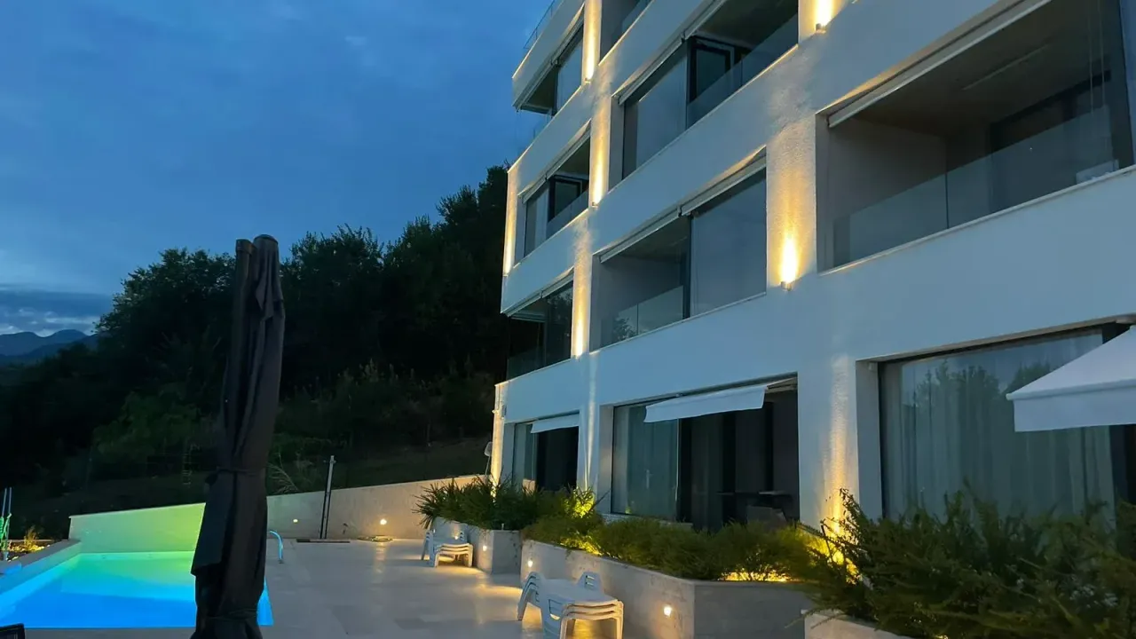 Rent, apartment, 159m², Tivat, Crna Gora