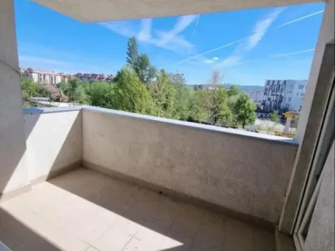 Izdavanje, jednosoban stan, 53m², Bulevar patrijarha Pavla, Novi Sad Sve Podlokacije - image 12