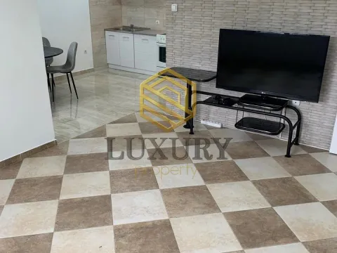 Rent, two bedroom apartment, 65m², Blok 5, Podgorica - image 5