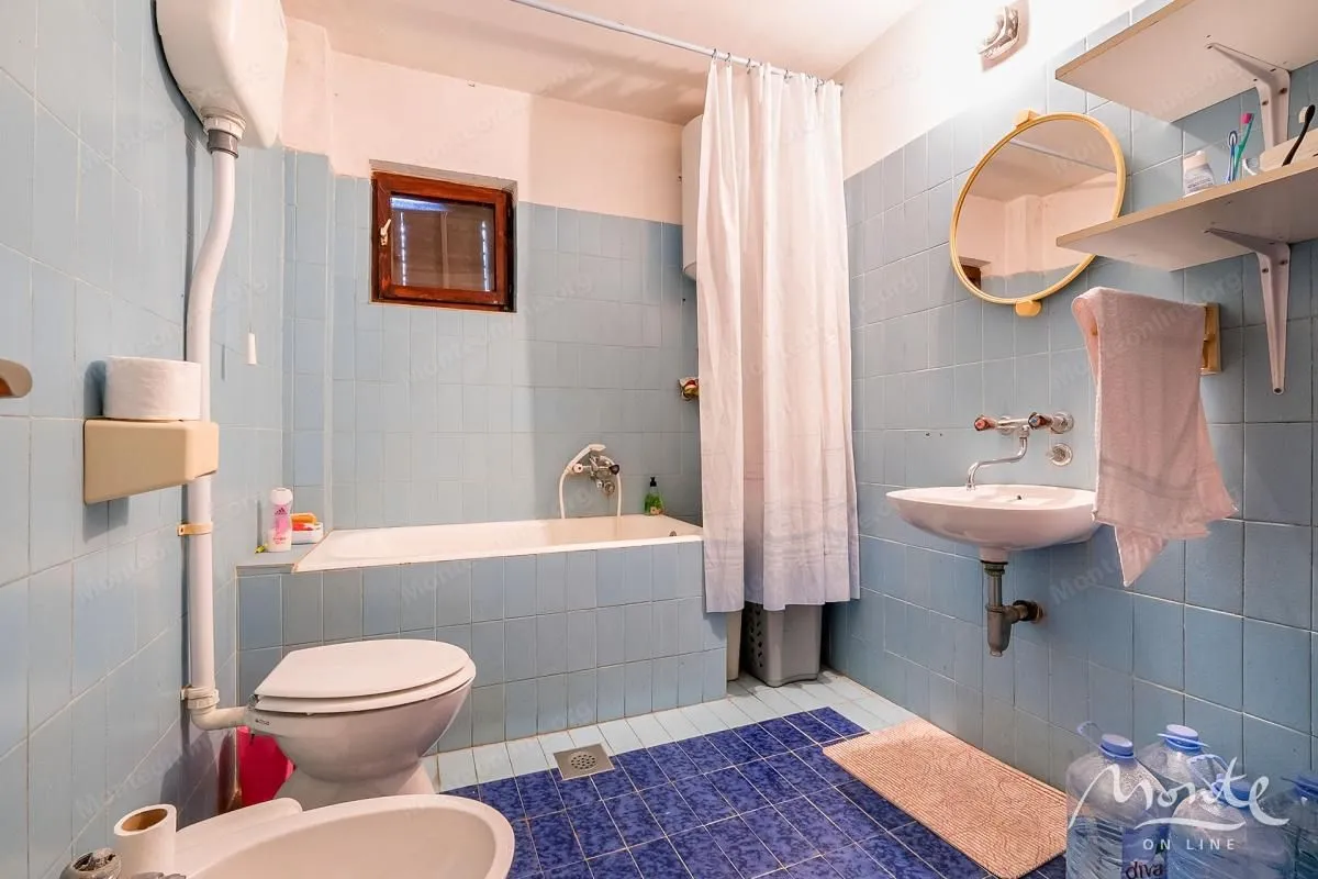 Prodaja, kuća, 250m², Dobrota, Kotor