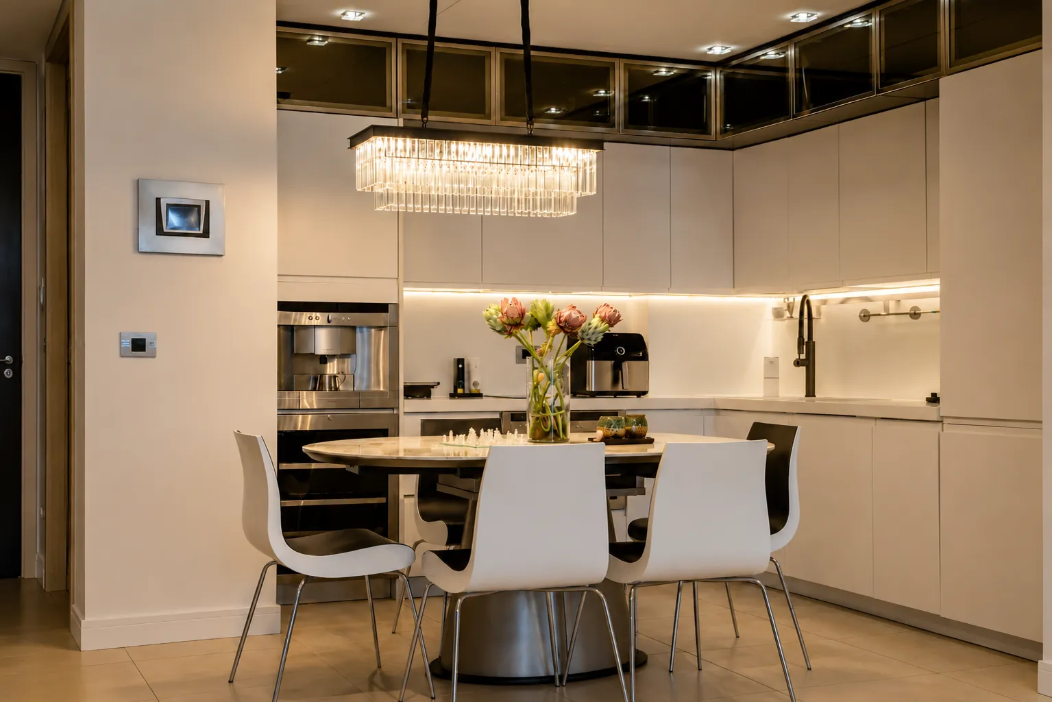 Sale, two bedroom apartment, 94m², Centar, Budva
