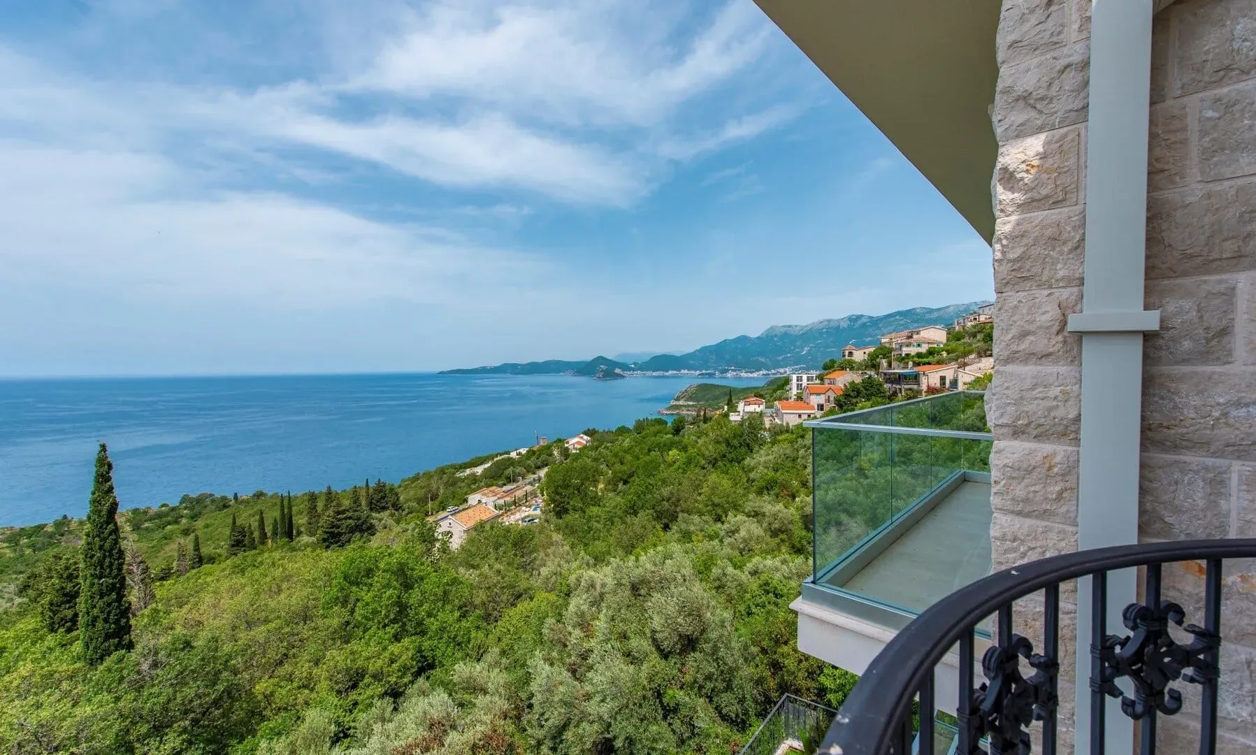 Sale, house, 270m², Reževići, Budva
