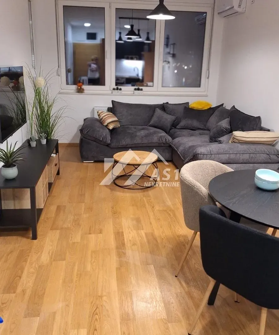 Izdavanje, dvosoban stan, 43m², Liman 2, Novi Sad Sve Podlokacije