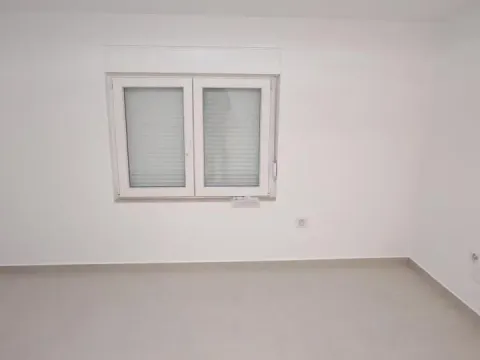 Izdavanje, trosoban stan, 100m², Telep, Novi Sad Sve Podlokacije - image 9