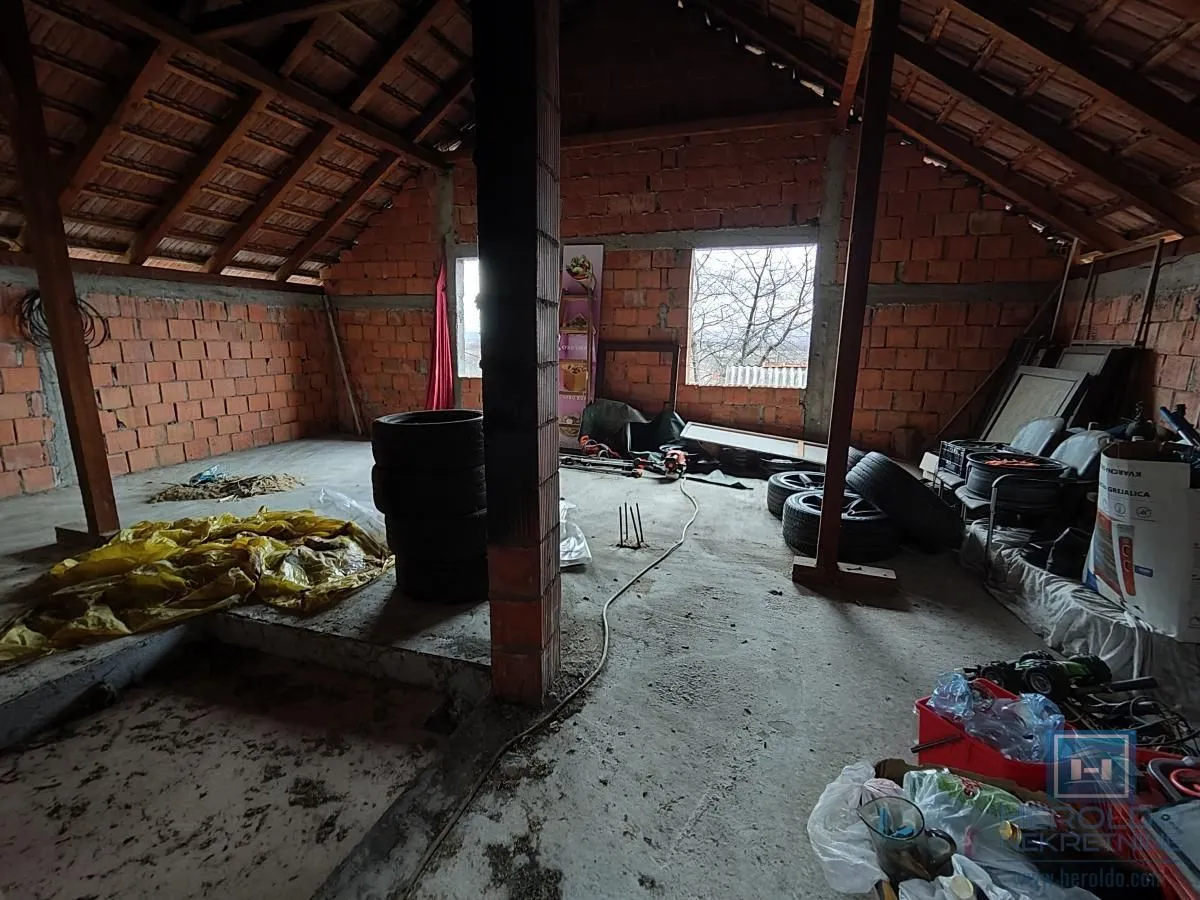 Prodaja, kuća, 192m², Đurđevo brdo, Jagodina