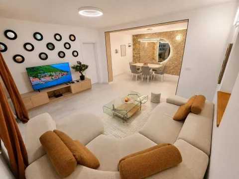Sale, two bedroom apartment, 99m², Petrovac, Budva - image 6