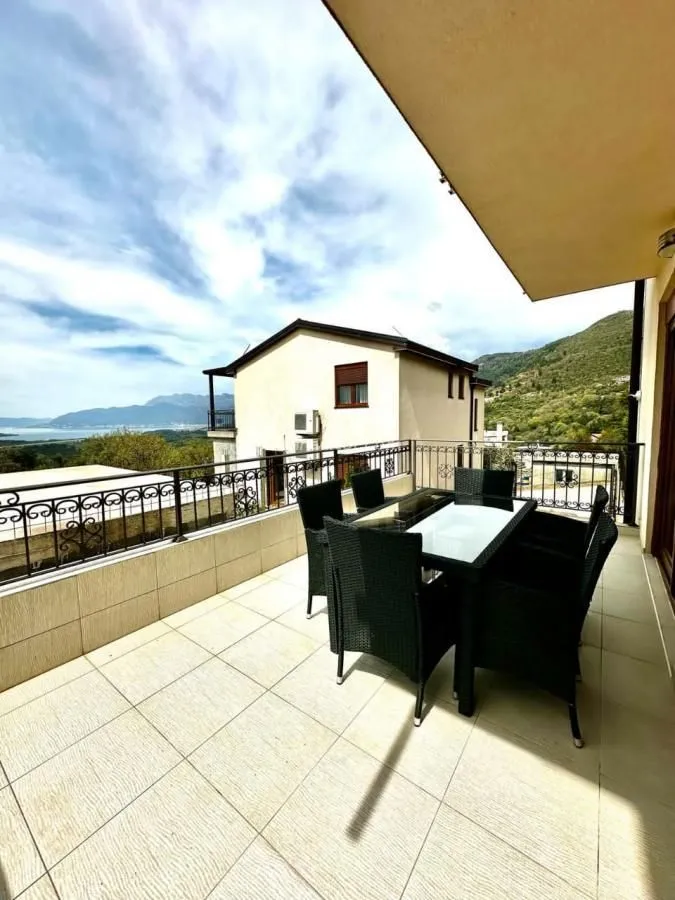 Sale, house, 173m², Kotor, Crna Gora