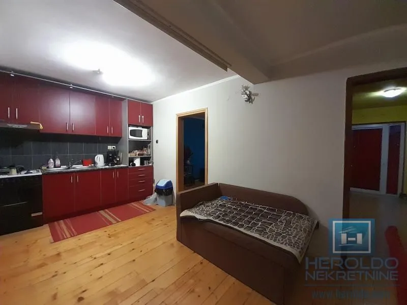 Prodaja, kuća, 310m², Tavrića obori, Jagodina