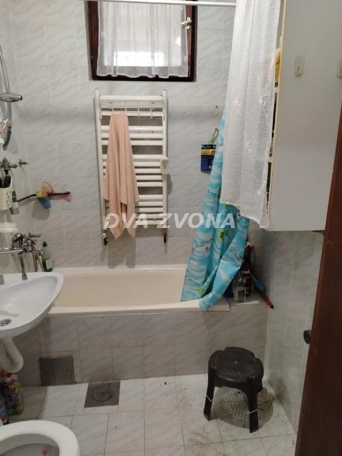 Prodaja, kuća, 172m², Beška, Inđija