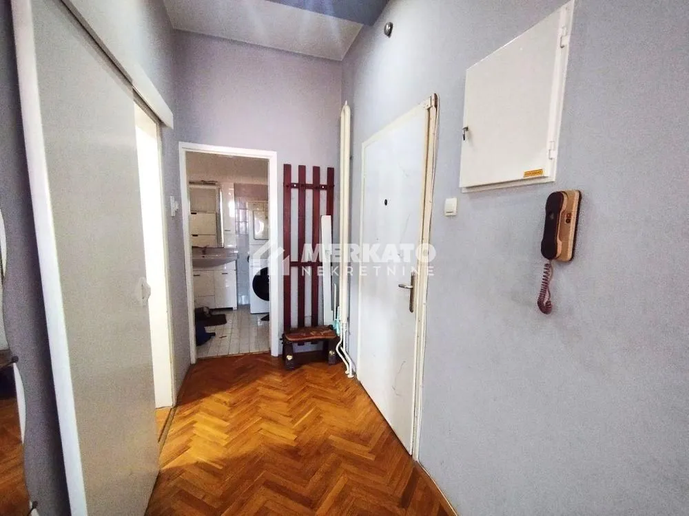 Prodaja, dvosoban stan, 67m², Centar, Zrenjanin