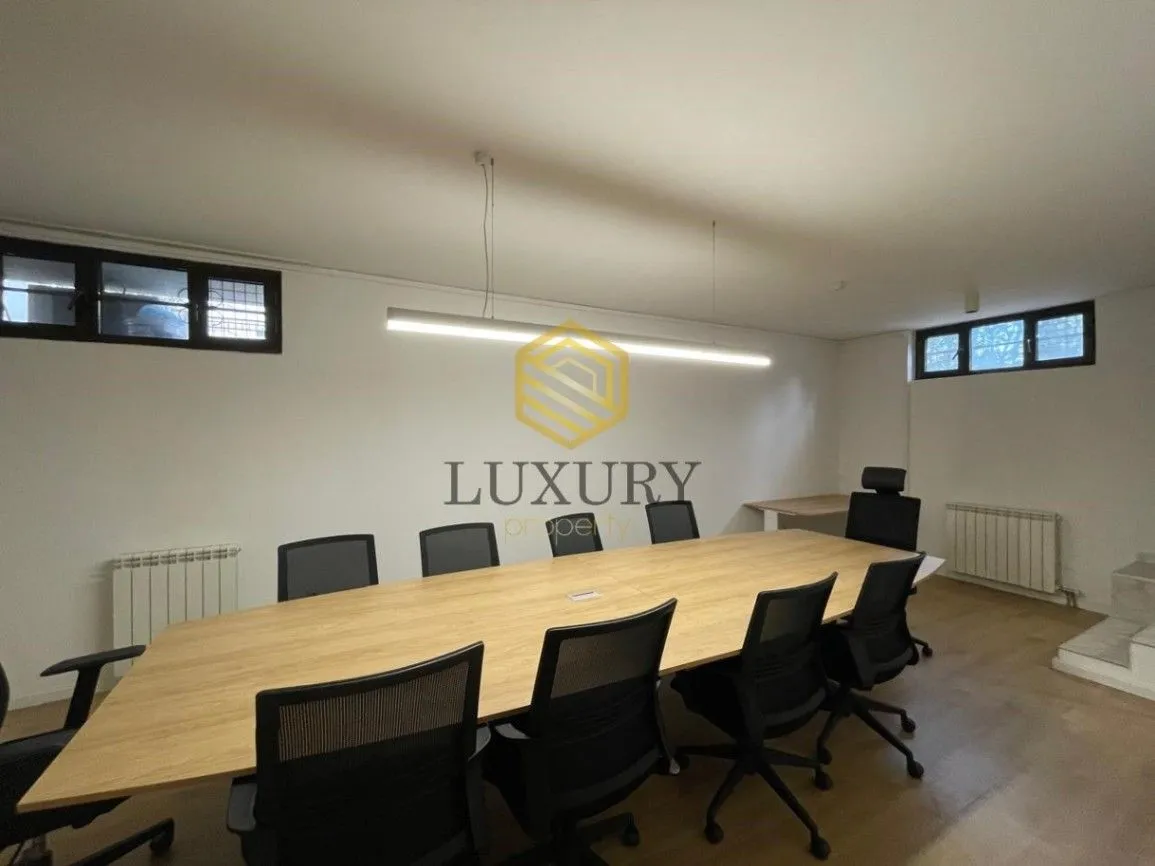 Rent, office space, 220m², Stara Varoš, Podgorica