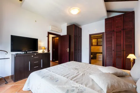 Sale, house, 235m², Kostanjica, Kotor - image 149