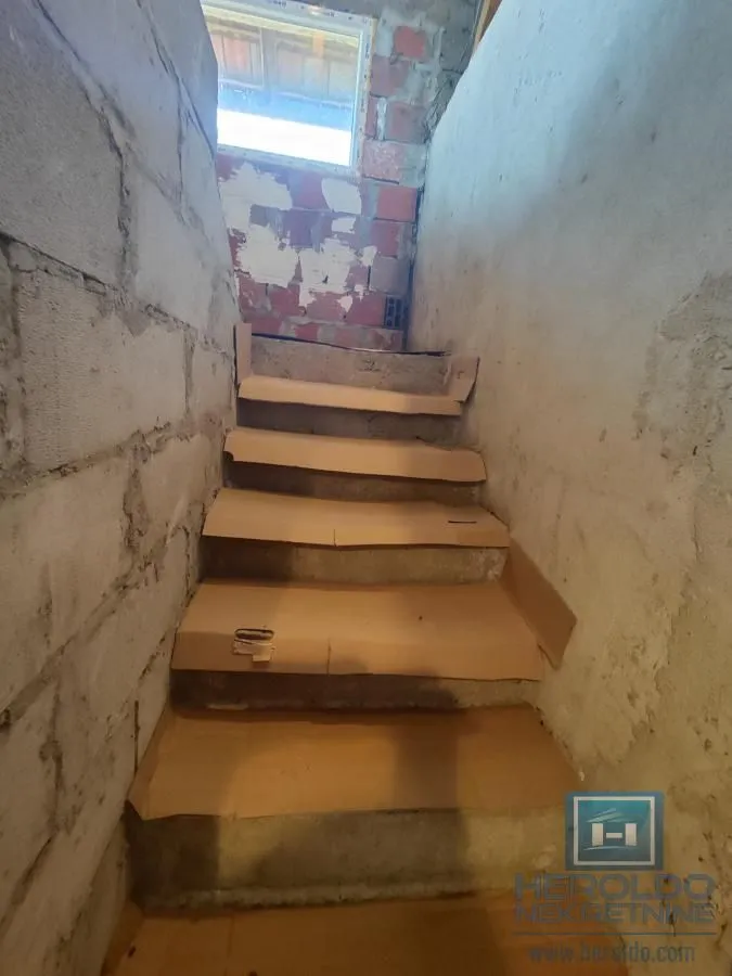 Prodaja, kuća, 270m², Budžino brdo, Jagodina