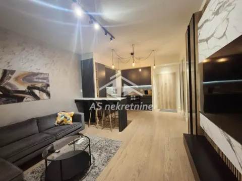 Izdavanje, trosoban stan, 80m², Savski Venac, Beograd - image 2