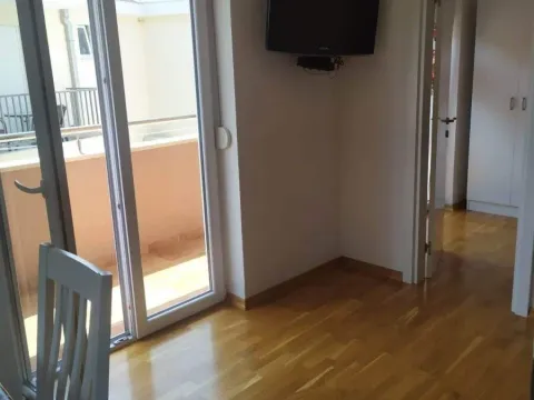 Izdavanje, dvosoban stan, 55m², Igalo, Herceg Novi - image 10