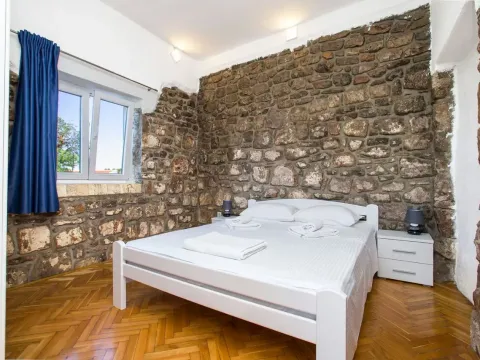 Rent, house, 110m², Tivat, Crna Gora - image 18