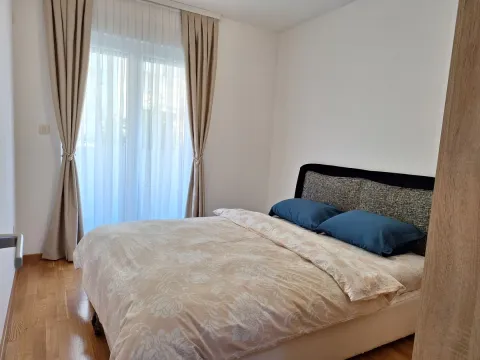 Izdavanje, jednosoban stan, 43m², City Kej, Podgorica - image 3