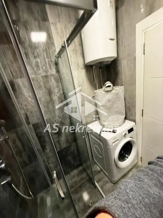 Izdavanje, trosoban stan, 56m², Južni Bulevar, Vračar Sve Podlokacije