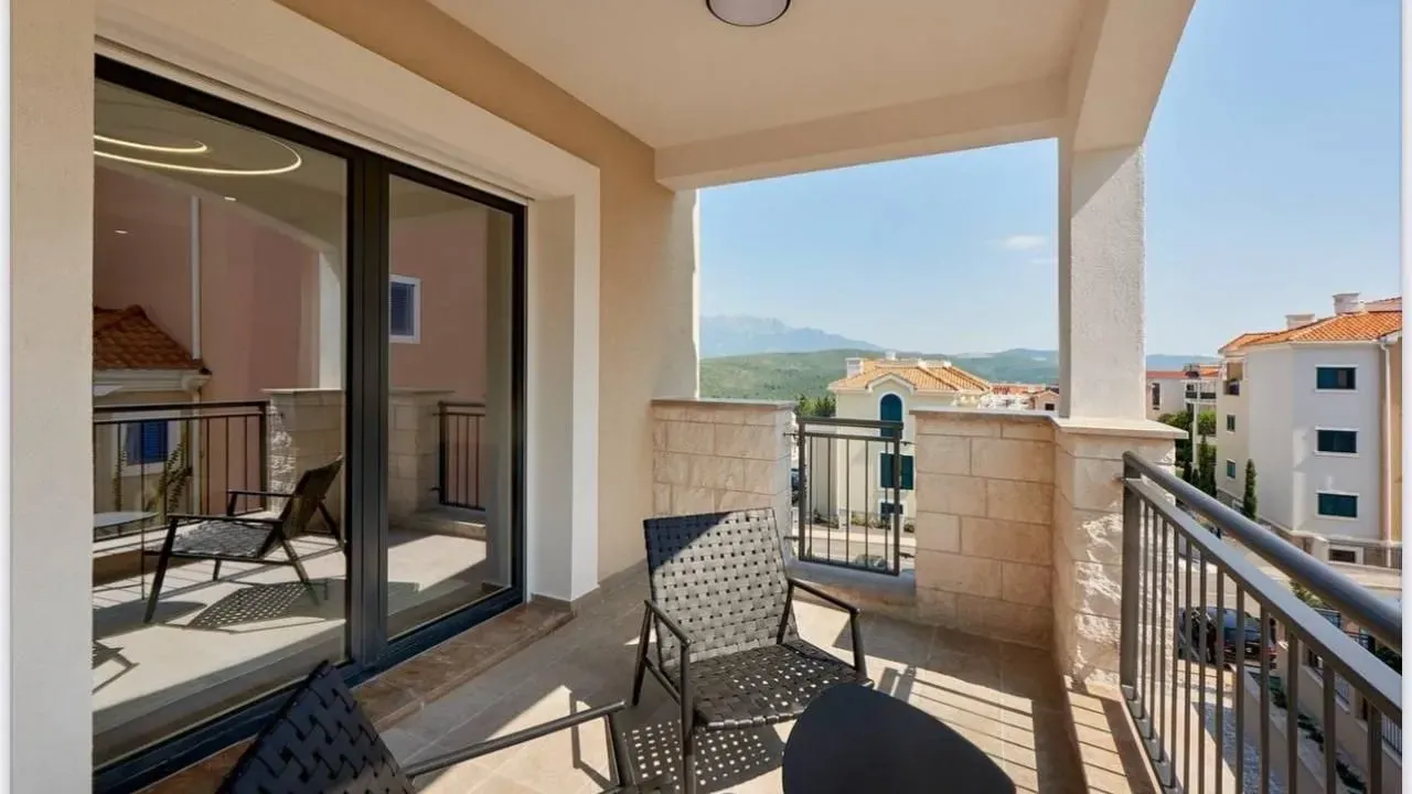 Prodaja, dvosoban stan, 80m², Luštica, Tivat