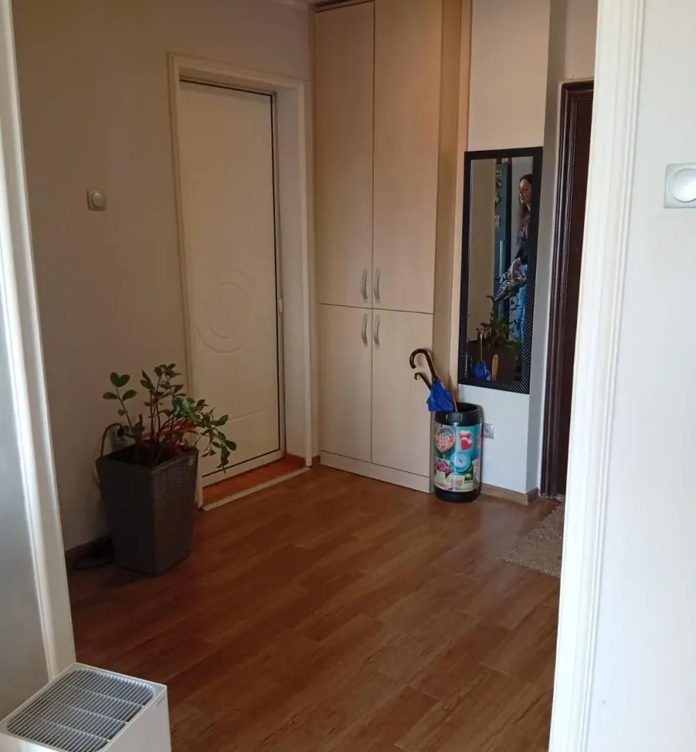 Izdavanje, trosoban stan, 56m², Južni Bulevar, Vračar Sve Podlokacije