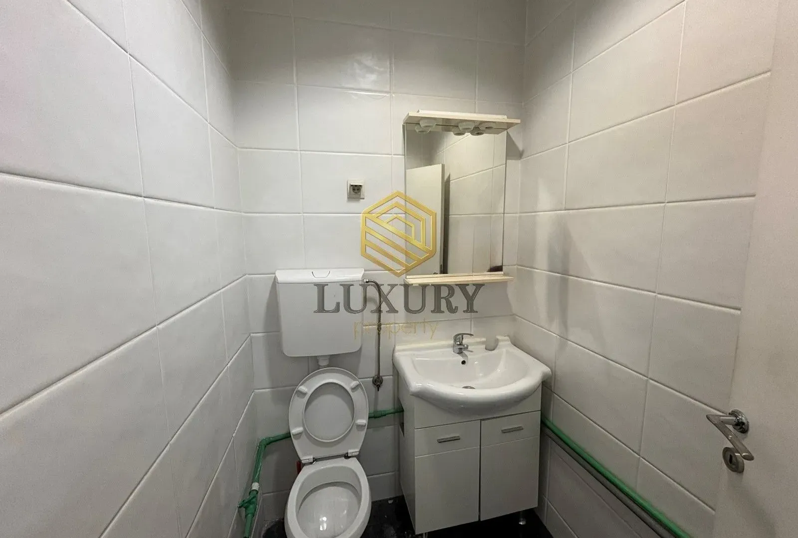 Rent, office space, 33m², City Kvart, Podgorica