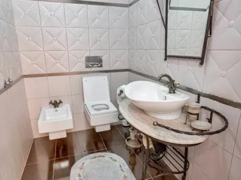 Izdavanje, kuća, 300m², Bečići, Budva - image 14