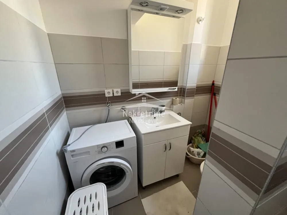 Izdavanje, dvosoban stan, 71m², Zemun Centar, Zemun Sve Podlokacije