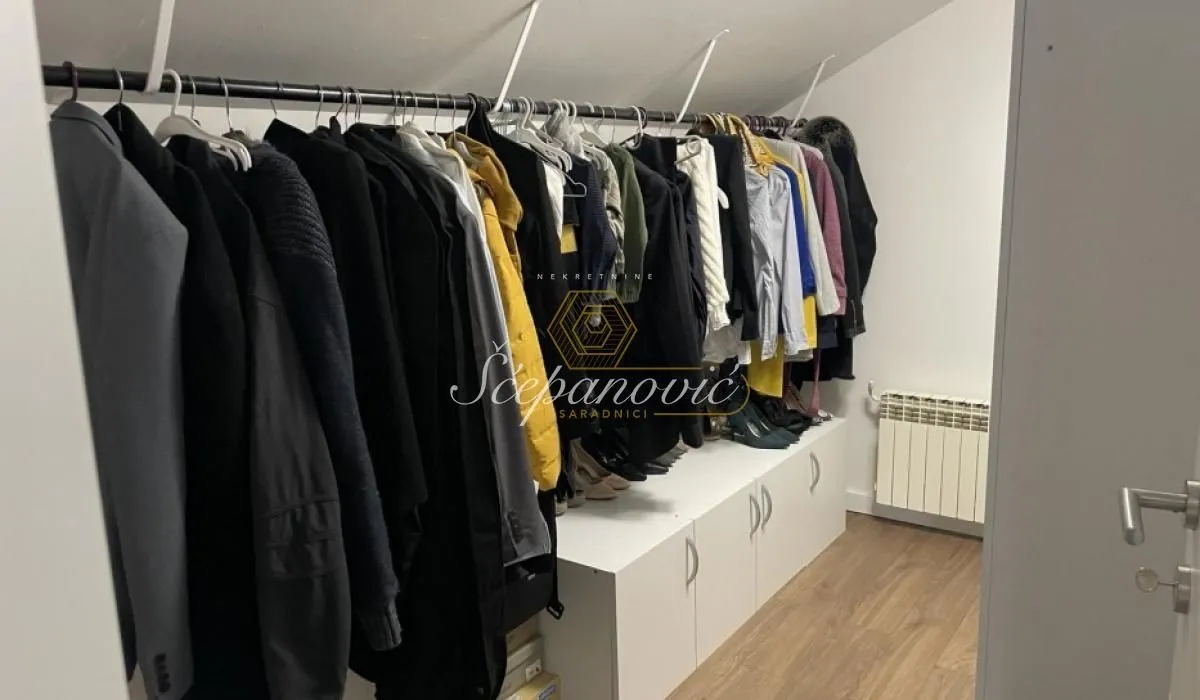 Prodaja, kuća, 280m², Sremska Kamenica, Petrovaradin
