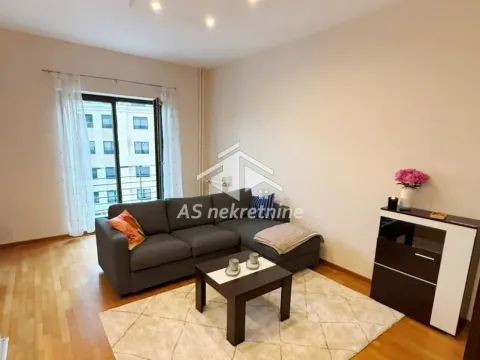 Izdavanje, dvosoban stan, 56m², Kalenić Pijaca, Vračar Sve Podlokacije