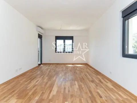 Izdavanje, dvosoban stan, 64m², Zagorič, Podgorica - image 1
