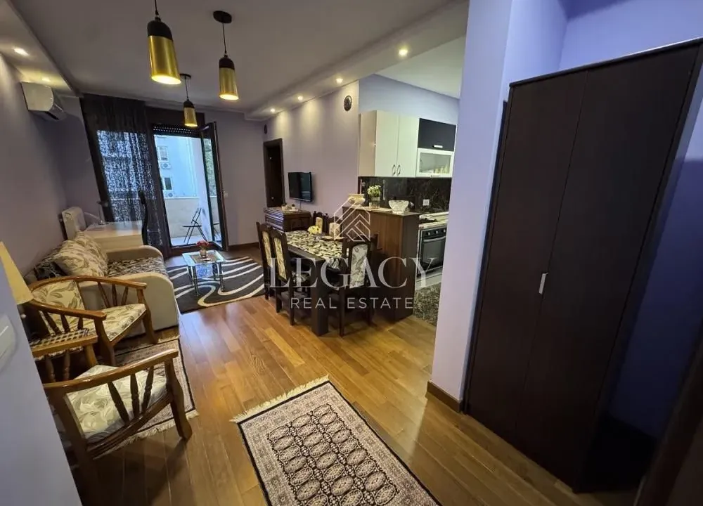 Izdavanje, dvosoban stan, 45m², Vračar Hram, Vračar Sve Podlokacije