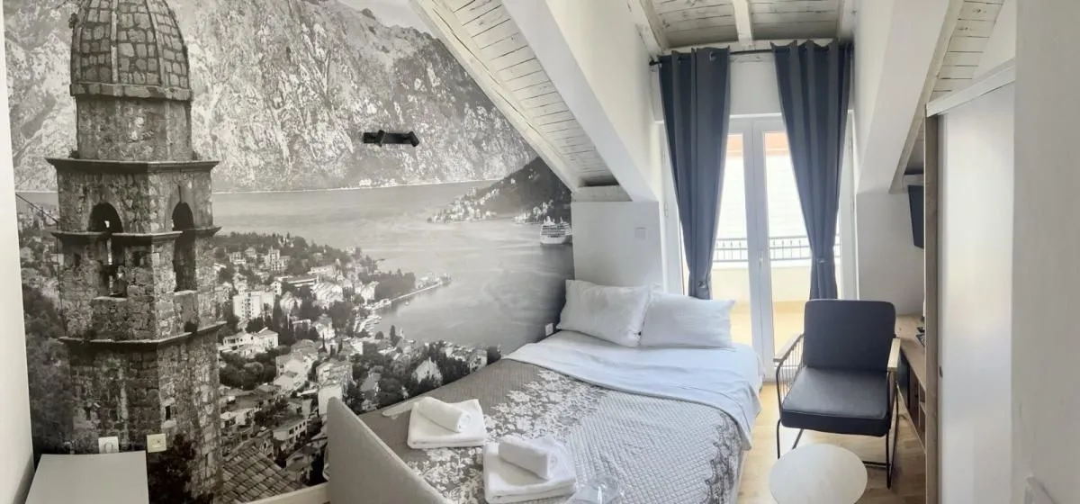 Izdavanje, kuća, 600m², Dobrota, Kotor