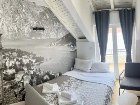 Izdavanje, kuća, 600m², Dobrota, Kotor