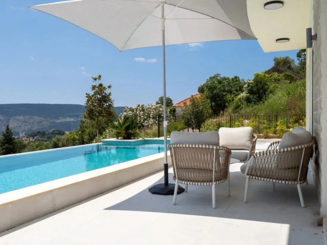 Prodaja, kuća, 320m², Herceg Novi, Crna Gora